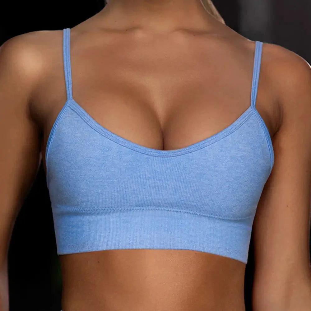 Seamless Women's Yoga Set for Fitness and Sports Wear